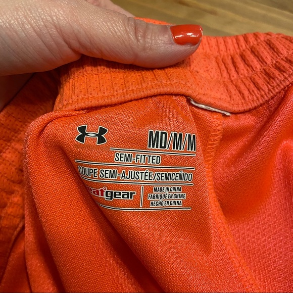 Coral Under Armour semi-fitted shorts GUC - Picture 4 of 4